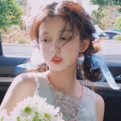 沙滩上的夏娃